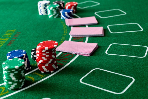 Multi-camera live casino table showing dealer and card action on delapan